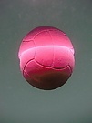 Ball im Wasser